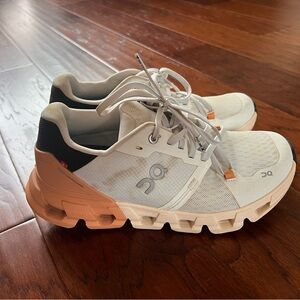 On Cloudflyer Sneakers 7.5